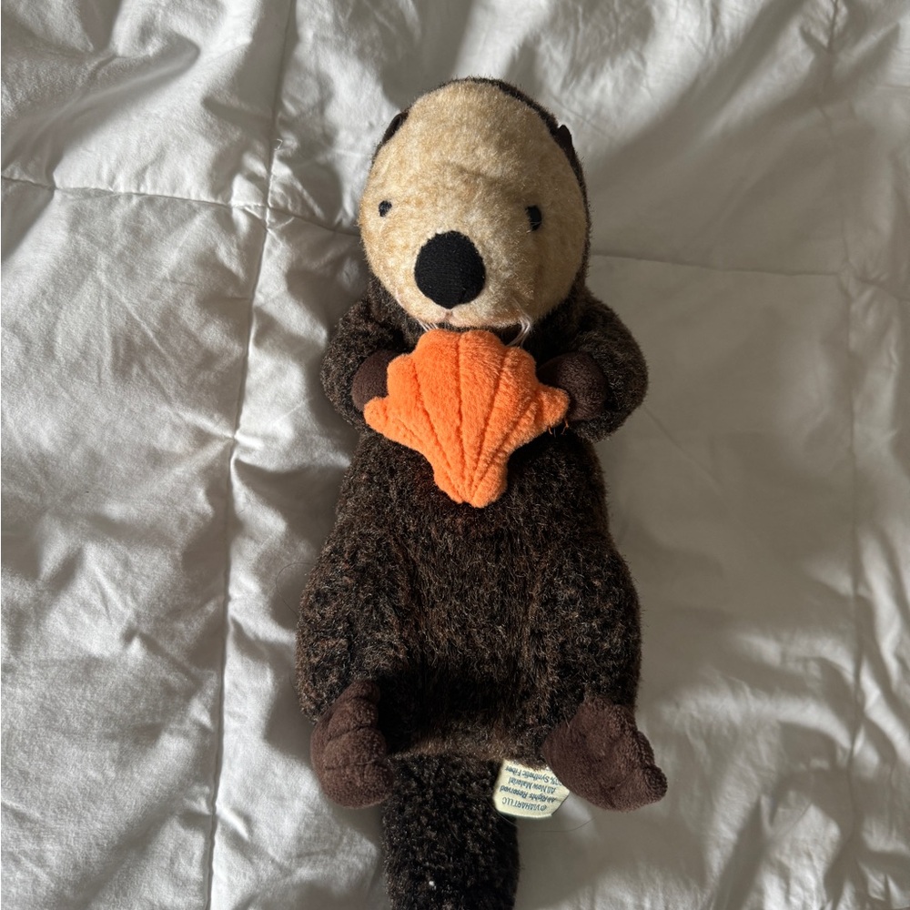 Tiger Tale Toys Owen Sea Otter Plush Holding Shell 12" VIAHART